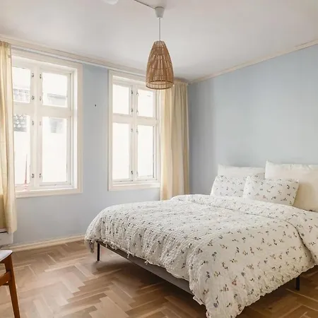 Appartement Bright 2-room With Kitchen In *